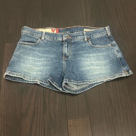 *2 items for $20* like new Guess Jean shorts - Picture 1 of 3